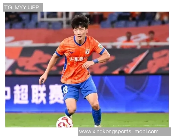 上海海港足球俱乐部正式宣布岳鑫卢永涛张源安永佳加盟新赛季阵容更新